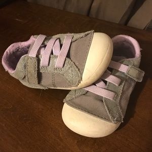 Stride rite sneakers grey and light purple